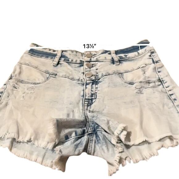 Refuge by Charlotte Russe Light Wash High Rise Raw Hem Shorts Sz 6 - Picture 6 of 8